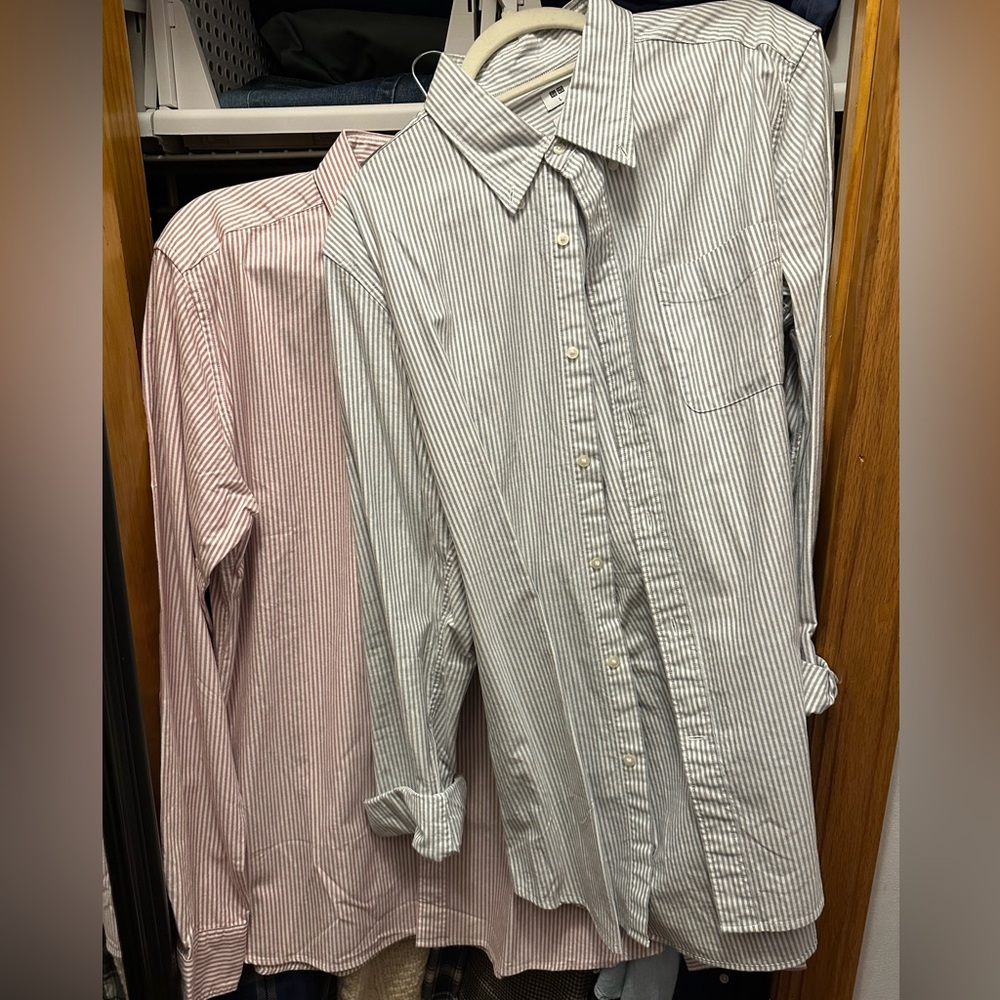 Uniqlo men’s slim button down shirts.